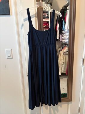 EUC Beyond Yoga Navy Featherweight At The Ready Square Neck Midi Dress Size M
